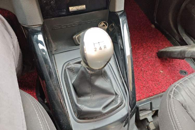 Used Ford EcoSport 2013 1.0L GTDi Manual Luxury Model Gear Lever