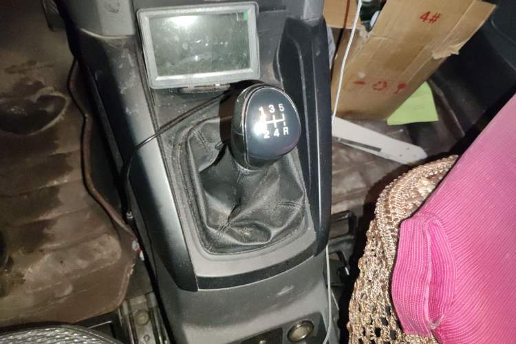 Used Ford EcoSport 2013 1.5L Manual Comfort Model Gear Lever
