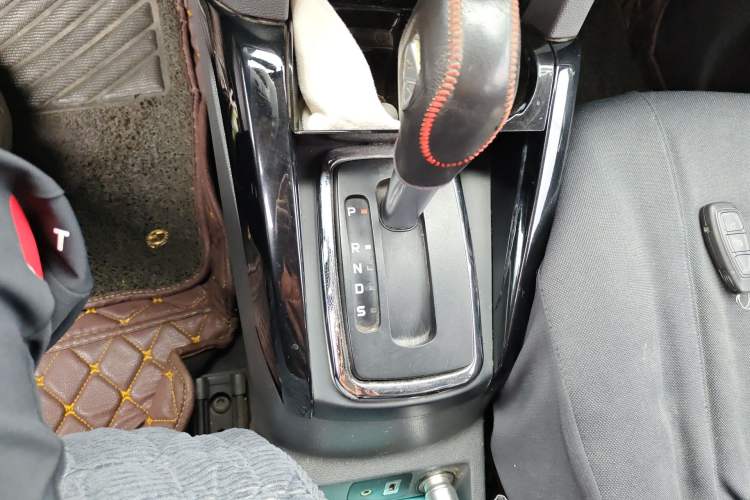 Used Ford EcoSport 2013 1.5L Automatic Fashion Model Gear Lever