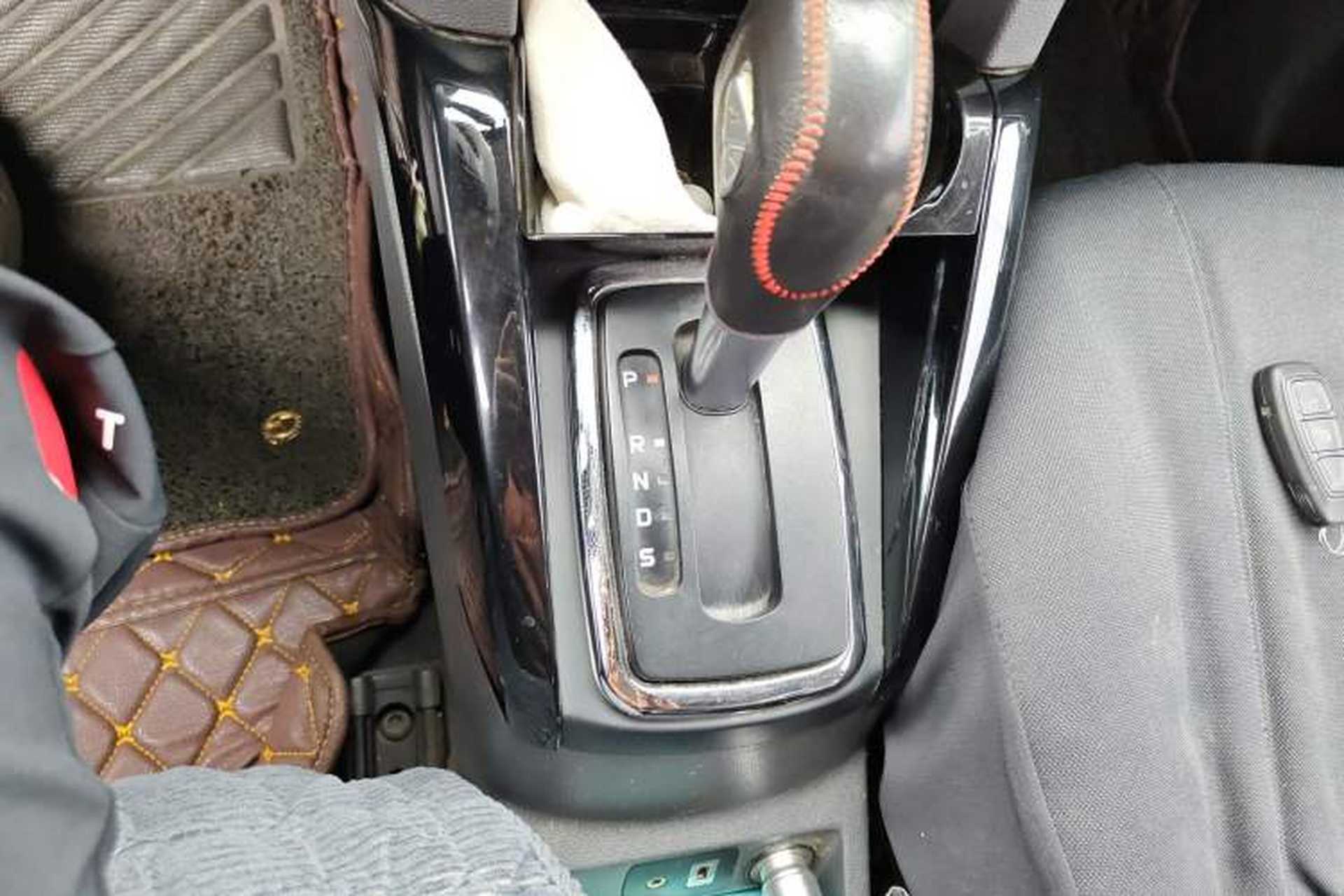 Used Ford EcoSport 2013 1.5L Automatic Fashion Model Gear Lever