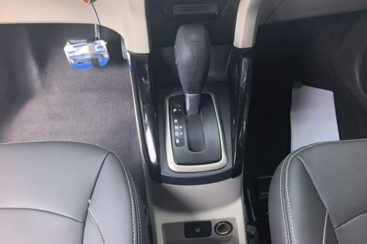 Used Ford EcoSport 2013 1.5L Automatic Fashion Model Gear Lever