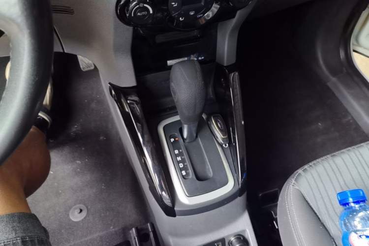 Used Ford EcoSport 2013 1.5L Automatic Prestige Model Gear Lever