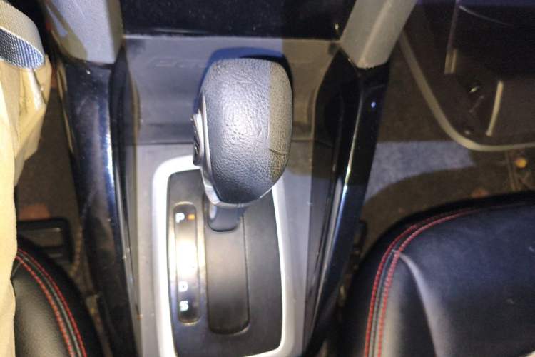 Used Ford EcoSport 2013 1.5L Automatic Fashion Model Gear Lever