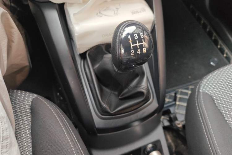 Used Ford EcoSport 2013 1.5L Manual Comfort Model Gear Lever