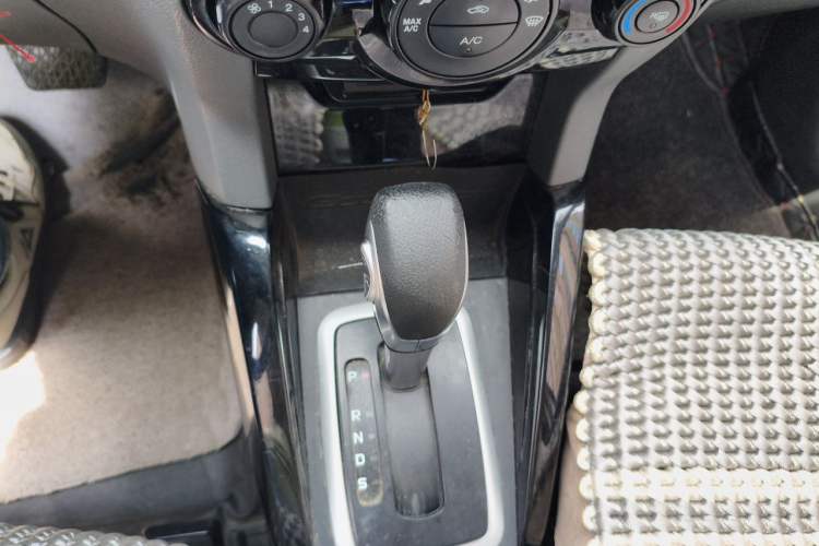 Used Ford EcoSport 2013 1.5L Automatic Fashion Model Gear Lever
