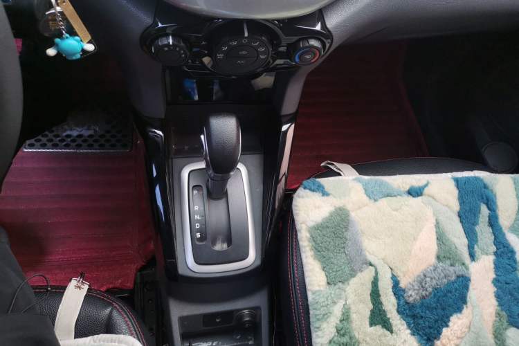 Used Ford EcoSport 2013 1.5L Automatic Prestige Model Gear Lever