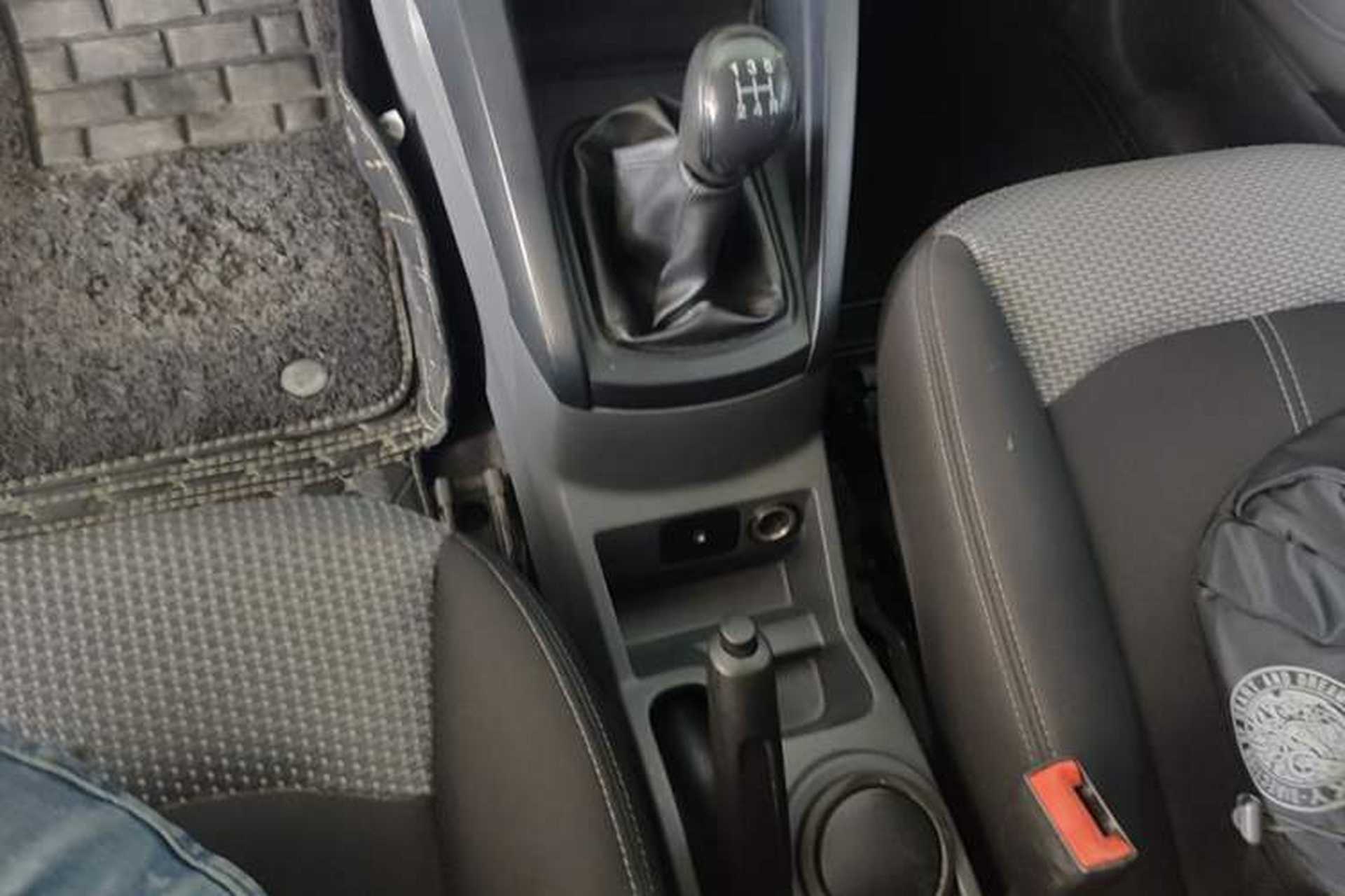 Used Ford EcoSport 2013 1.5L Manual Comfort Model Gear Lever