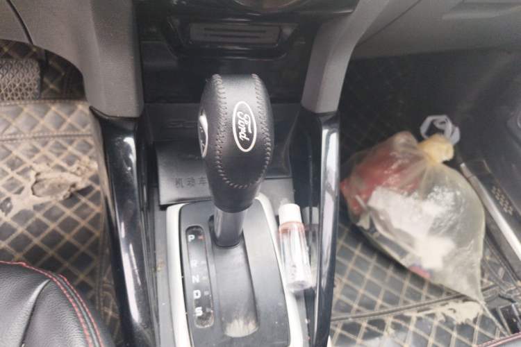 Used Ford EcoSport 2013 1.5L Automatic Fashion Model Gear Lever