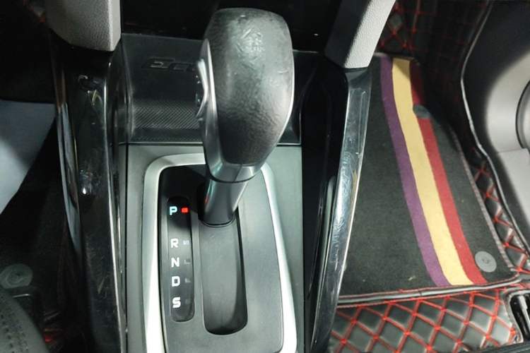 Used Ford EcoSport 2013 1.5L Automatic Fashion Model Gear Lever