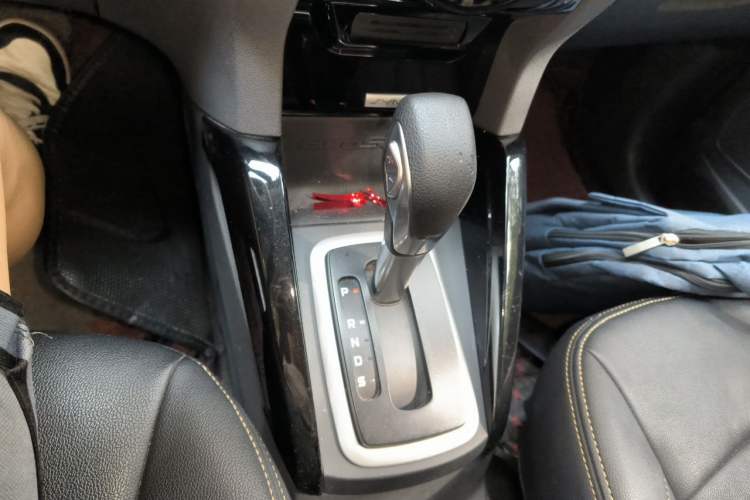 Used Ford EcoSport 2013 1.5L Automatic Prestige Model Gear Lever