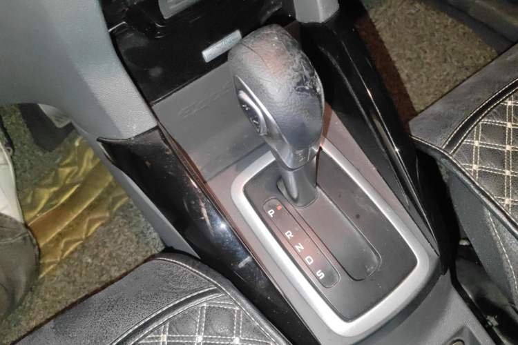 Used Ford EcoSport 2013 1.5L Automatic Prestige Model Gear Lever