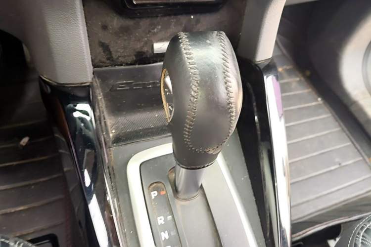 Used Ford EcoSport 2013 1.5L Automatic Prestige Model Gear Lever