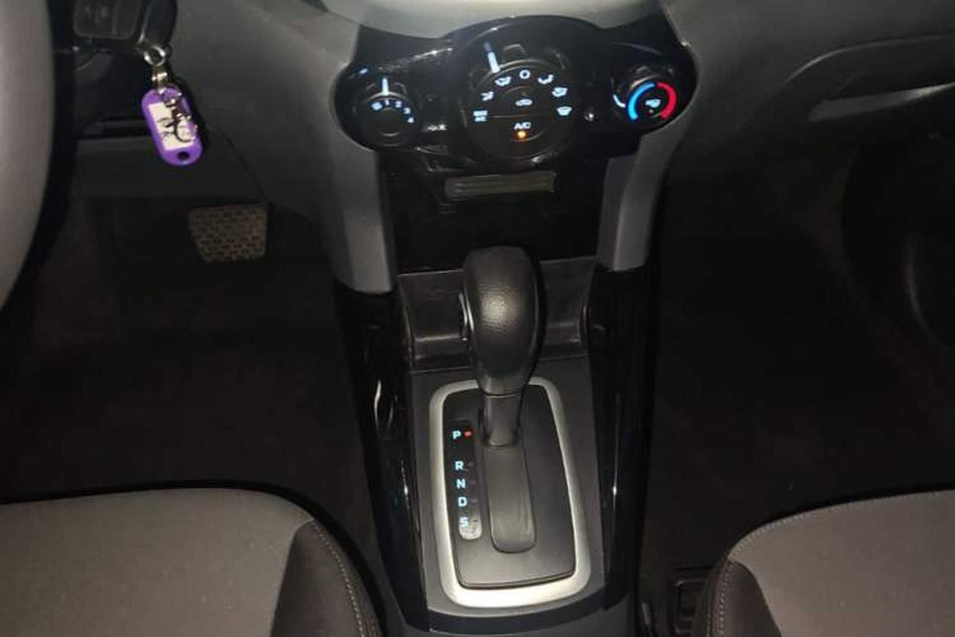 Used Ford EcoSport 2013 1.5L Automatic Fashion Model Gear Lever