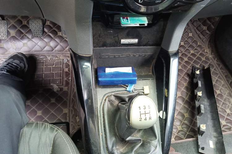 Used Ford EcoSport 2013 1.5L Manual Luxury Model Gear Lever