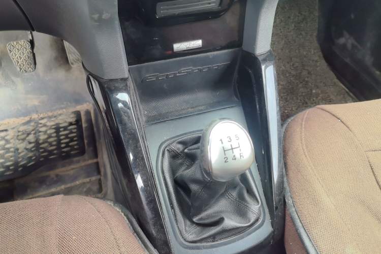 Used Ford EcoSport 2013 1.5L Manual Luxury Model Gear Lever