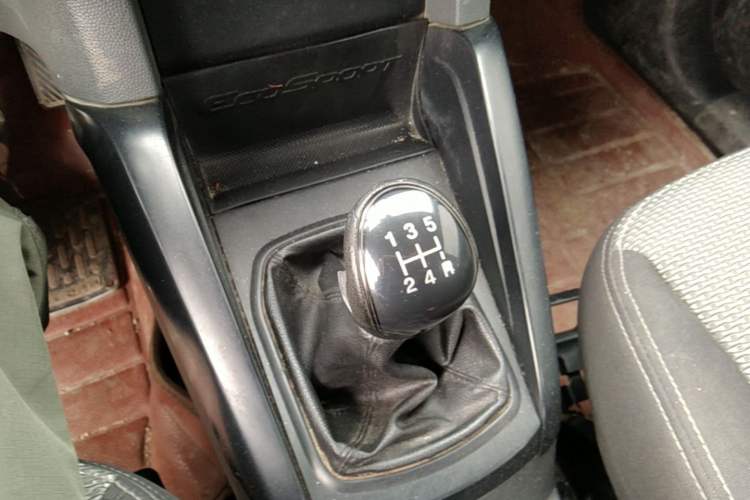 Used Ford EcoSport 2013 1.5L Manual Comfort Model Gear Lever