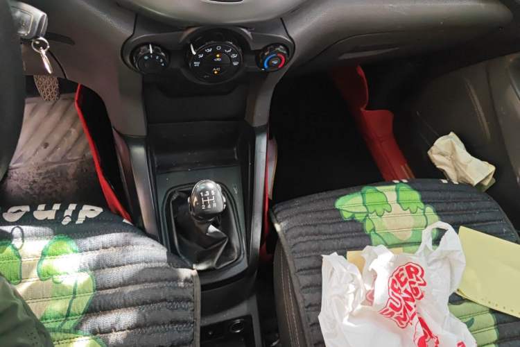 Used Ford EcoSport 2013 1.5L Manual Comfort Model Gear Lever