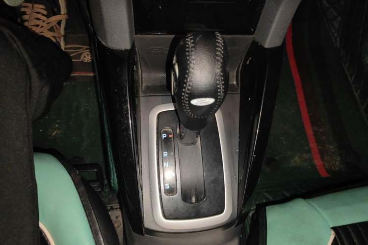 Used Ford EcoSport 2013 1.5L Automatic Fashion Model Gear Lever