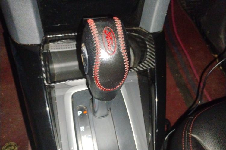 Used Ford EcoSport 2013 1.5L Automatic Prestige Model Gear Lever