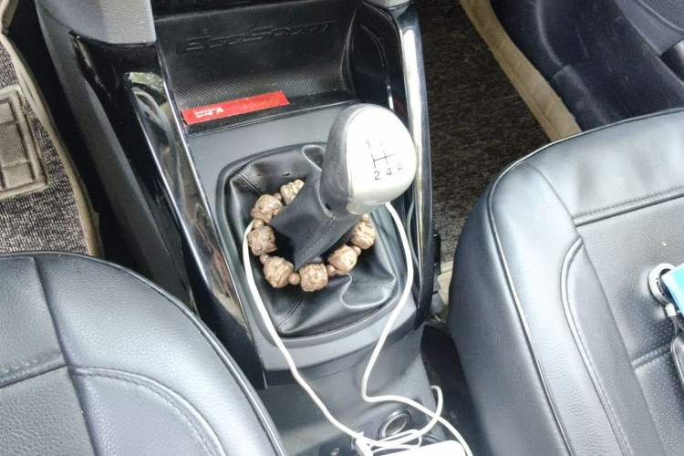 Used Ford EcoSport 2013 1.5L Manual Luxury Model Gear Lever