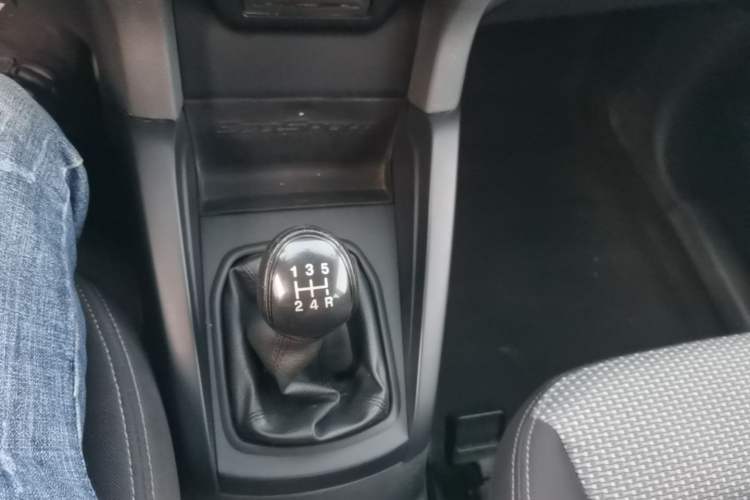 Used Ford EcoSport 2013 1.5L Manual Comfort Model Gear Lever