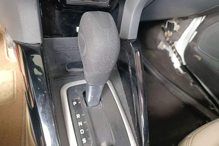 Used Ford EcoSport 2013 1.5L Automatic Prestige Model Gear Lever