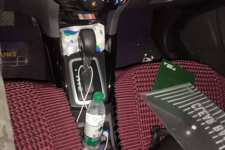 Used Ford EcoSport 2013 1.5L Automatic Fashion Model Gear Lever