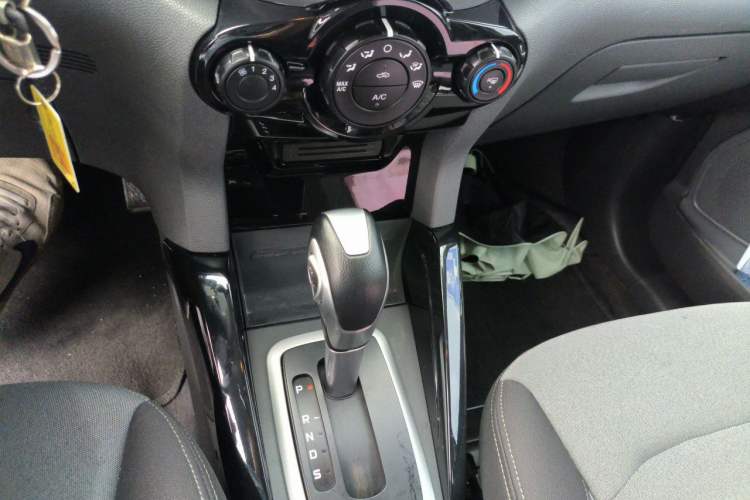 Used Ford EcoSport 2013 1.5L Automatic Fashion Model Gear Lever