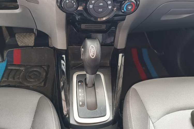 Used Ford EcoSport 2013 1.5L Automatic Fashion Model Gear Lever