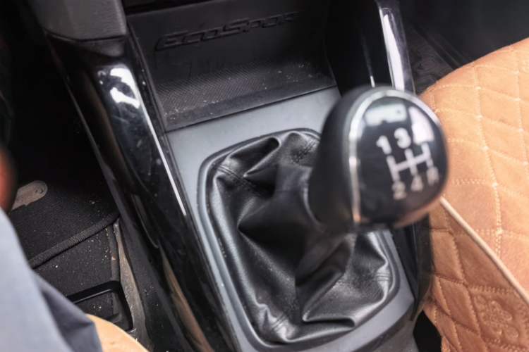 Used Ford EcoSport 2013 1.5L Manual Fashion Model Gear Lever