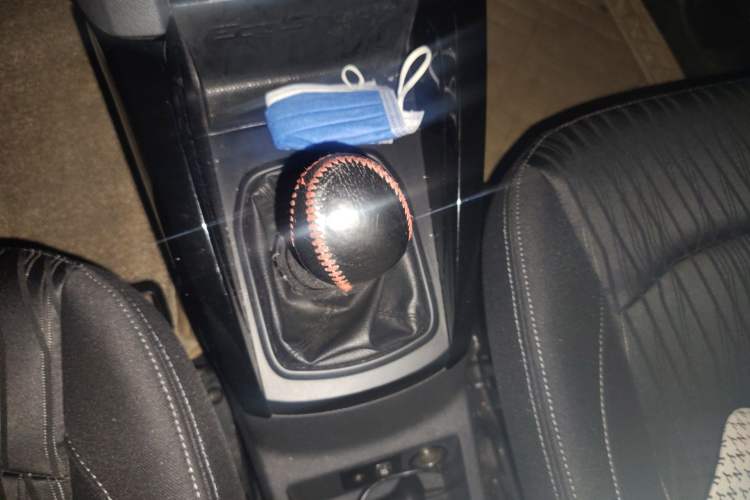 Used Ford EcoSport 2013 1.5L Manual Luxury Model Gear Lever