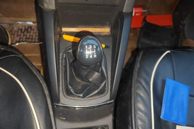 Used Ford EcoSport 2013 1.5L Manual Comfort Model Gear Lever