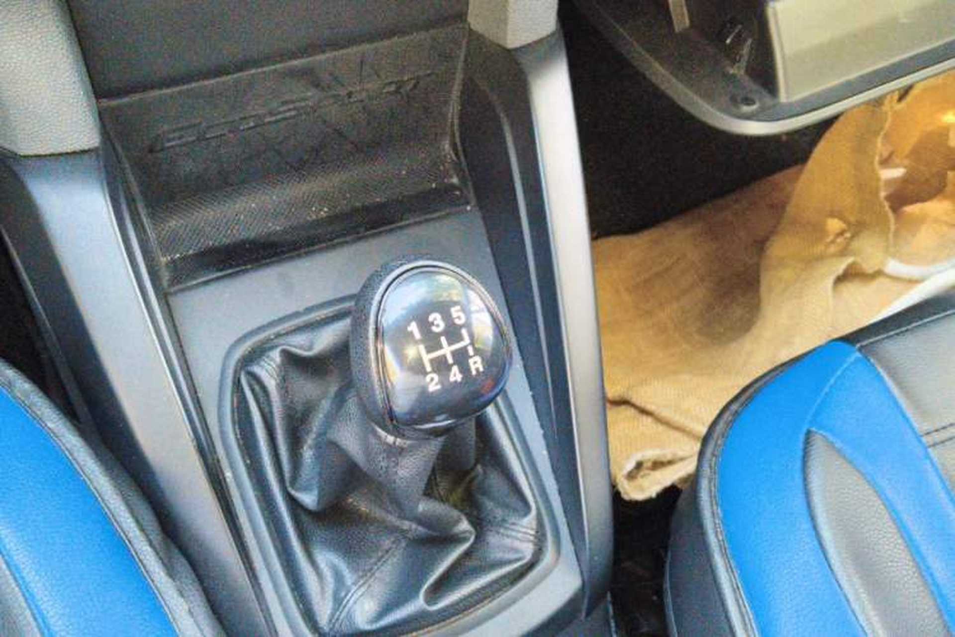 Used Ford EcoSport 2013 1.5L Manual Comfort Model Gear Lever