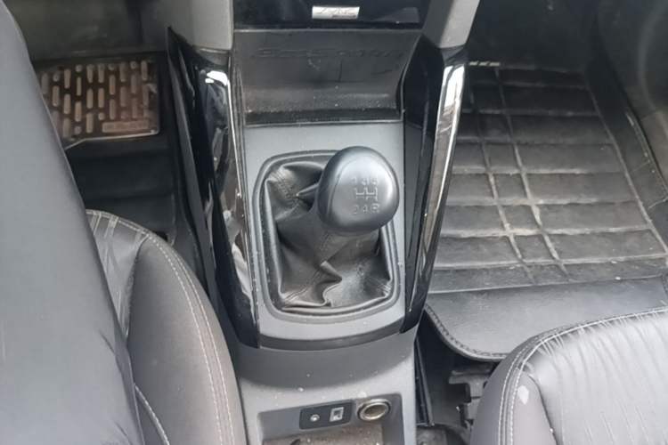 Used Ford EcoSport 2013 1.0L GTDi Manual Luxury Model Gear Lever