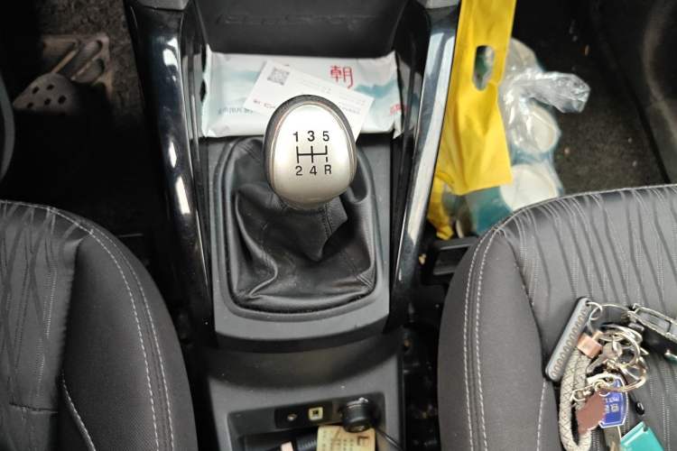Used Ford EcoSport 2013 1.5L Manual Luxury Model Gear Lever