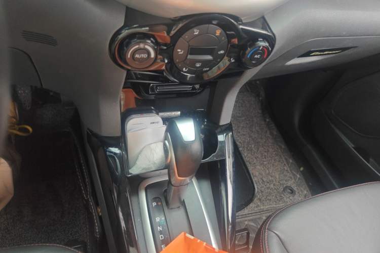 Used Ford EcoSport 2013 1.5L Automatic Prestige Model Gear Lever