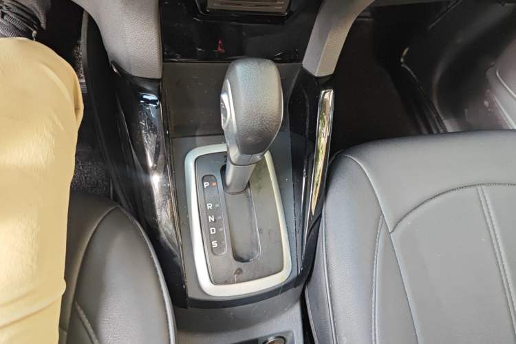 Used Ford EcoSport 2013 1.5L Automatic Fashion Model Gear Lever