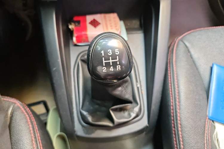 Used Ford EcoSport 2013 1.5L Manual Comfort Model Gear Lever