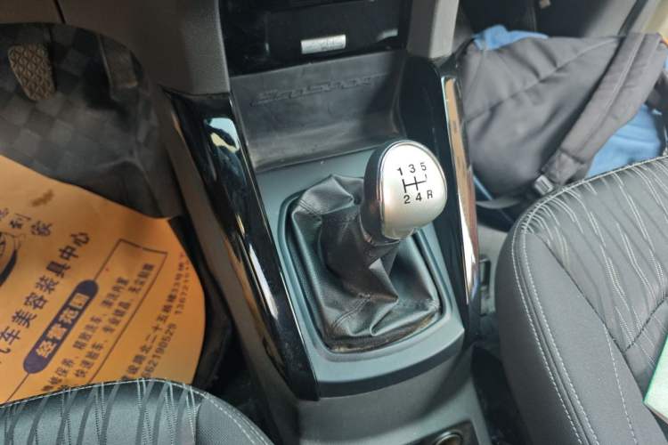 Used Ford EcoSport 2013 1.0L GTDi Manual Luxury Model Gear Lever