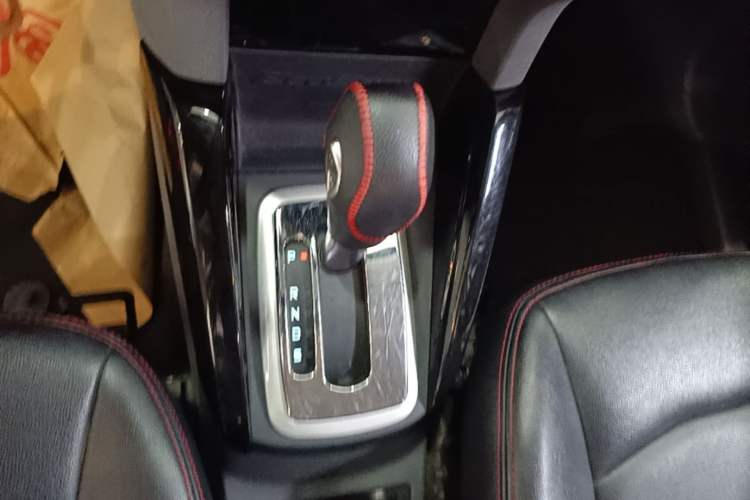Used Ford EcoSport 2013 1.5L Automatic Fashion Model Gear Lever