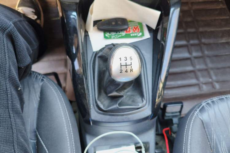 Used Ford EcoSport 2013 1.0L GTDi Manual Luxury Model Gear Lever