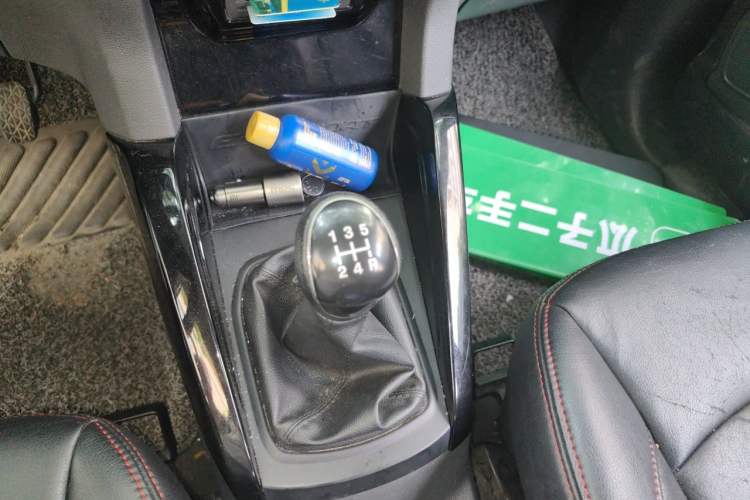 Used Ford EcoSport 2013 1.5L Manual Fashion Model Gear Lever