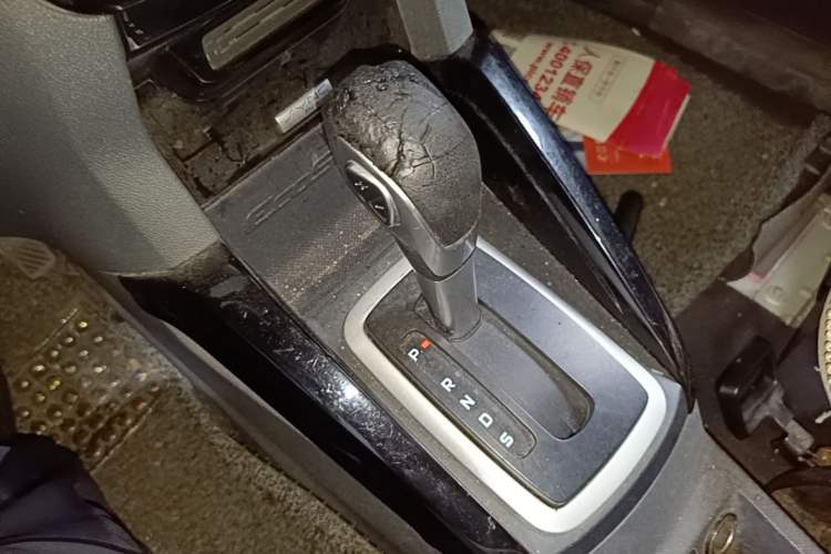 Used Ford EcoSport 2013 1.5L Automatic Prestige Model Gear Lever