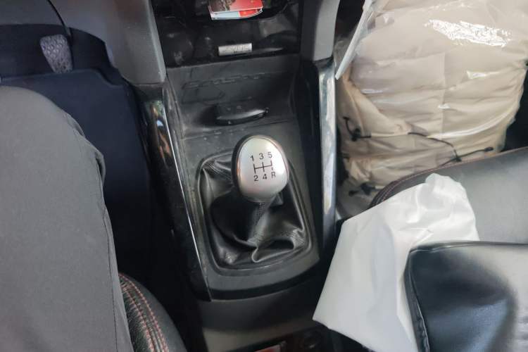 Used Ford EcoSport 2013 1.0L GTDi Manual Luxury Model Gear Lever