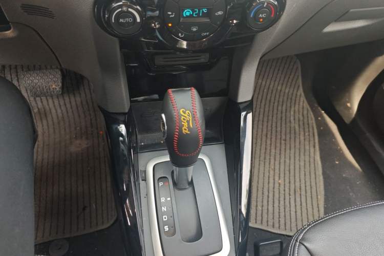 Used Ford EcoSport 2013 1.5L Automatic Prestige Model Gear Lever