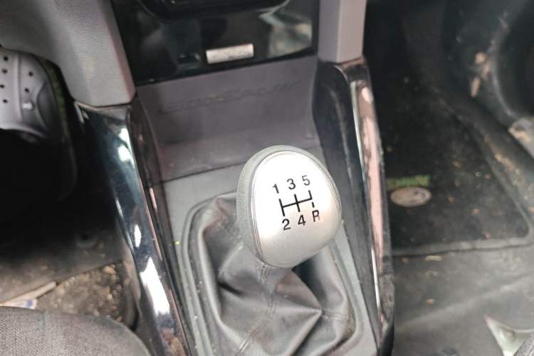 Used Ford EcoSport 2013 1.0L GTDi Manual Luxury Model Gear Lever