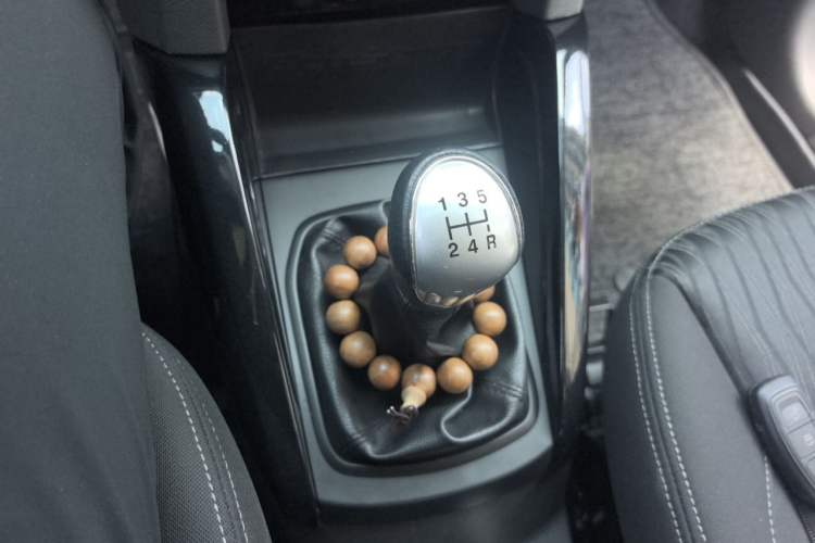 Used Ford EcoSport 2013 1.5L Manual Luxury Model Gear Lever