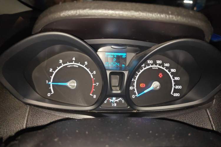 Used Ford EcoSport 2013 1.5L Automatic Fashion Model Instrument Cluster