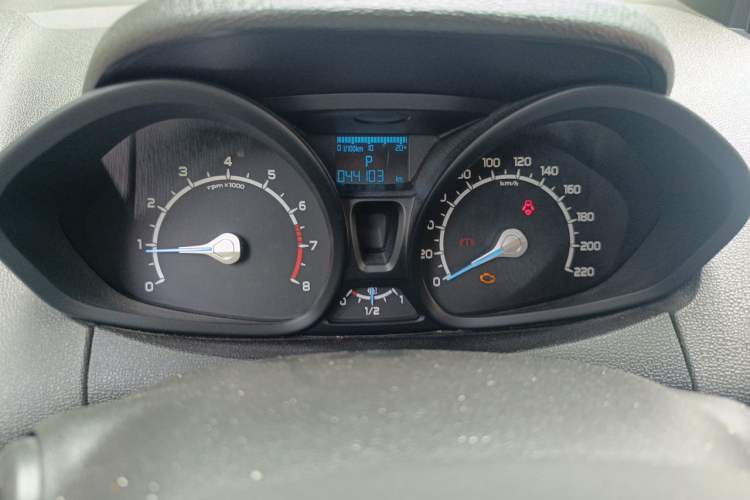 Used Ford EcoSport 2013 1.5L Automatic Fashion Model Instrument Cluster