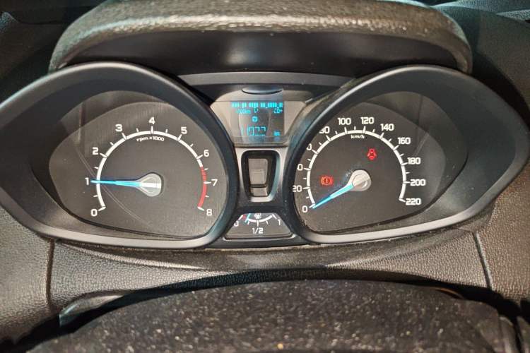 Used Ford EcoSport 2013 1.5L Automatic Fashion Model Instrument Cluster